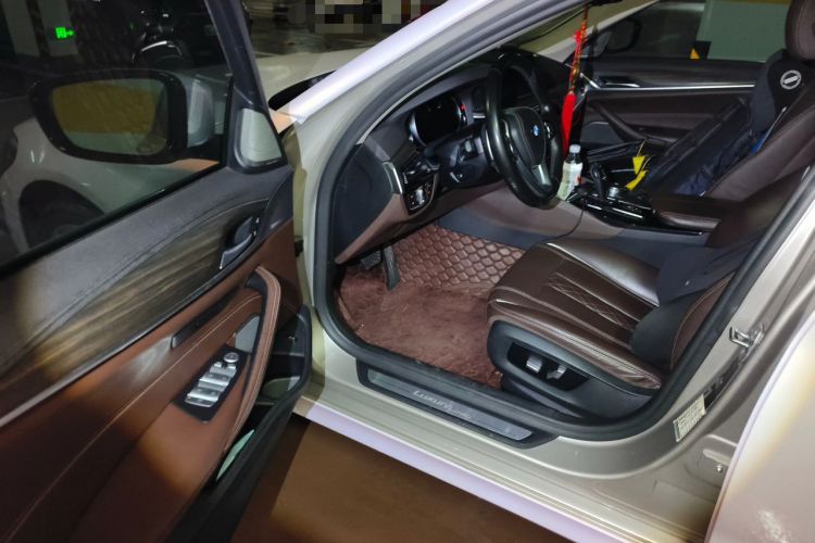 Used BMW 5 Series 2018 530Li Leading Edition Luxury Package Driver Seat