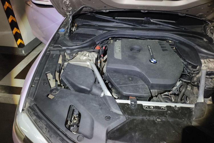 Used BMW 5 Series 2018 530Li Leading Edition Luxury Package Engine Bay Right