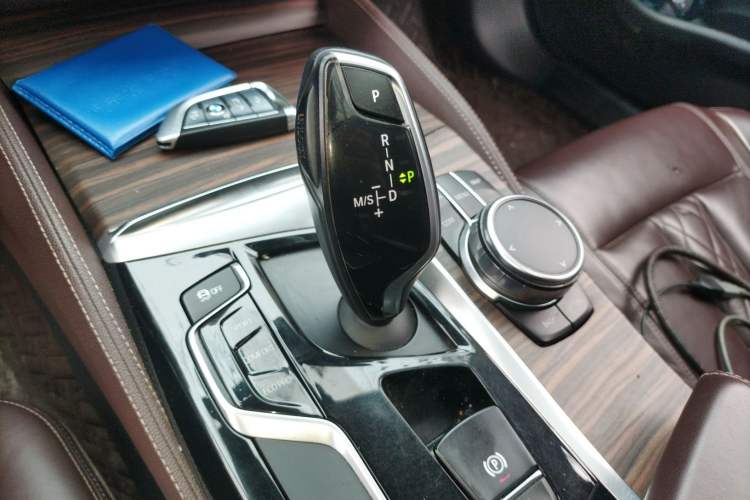 Used BMW 5 Series 2018 530Li Leading Edition Luxury Package Gear Lever