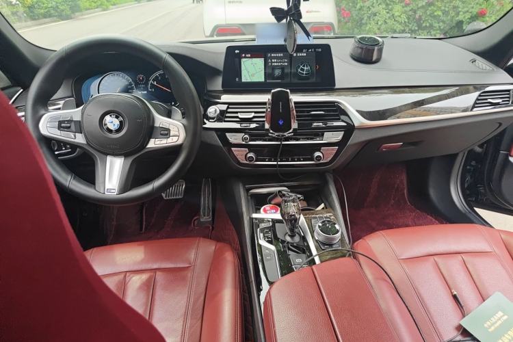Used BMW 5 Series 2018 Facelifted 530Li xDrive M Sport Package Center Console