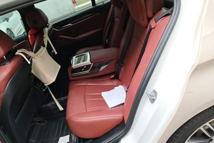 Used BMW 5 Series 2018 Restyled 530Li Luxury Edition M Sport Package Left Rear Seat