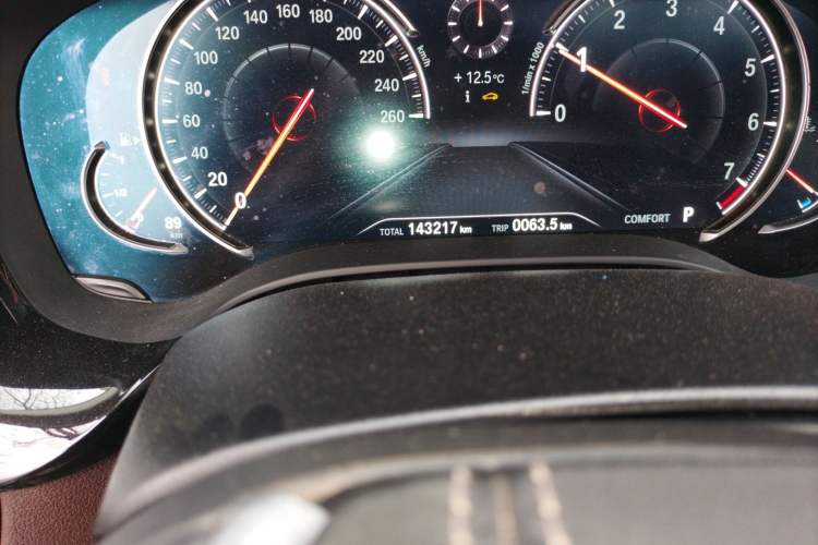 Used BMW 5 Series 2018 530Li Leading Edition Luxury Package Odometer Close Up