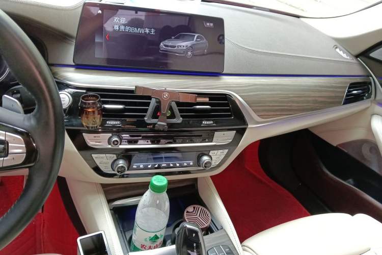 Used BMW 5 Series 2018 Facelifted 530Li xDrive Luxury Package Audio And AC Panel
