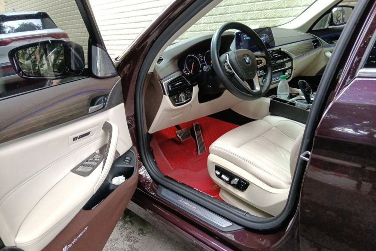 Used BMW 5 Series 2018 Facelifted 530Li xDrive Luxury Package Driver Seat