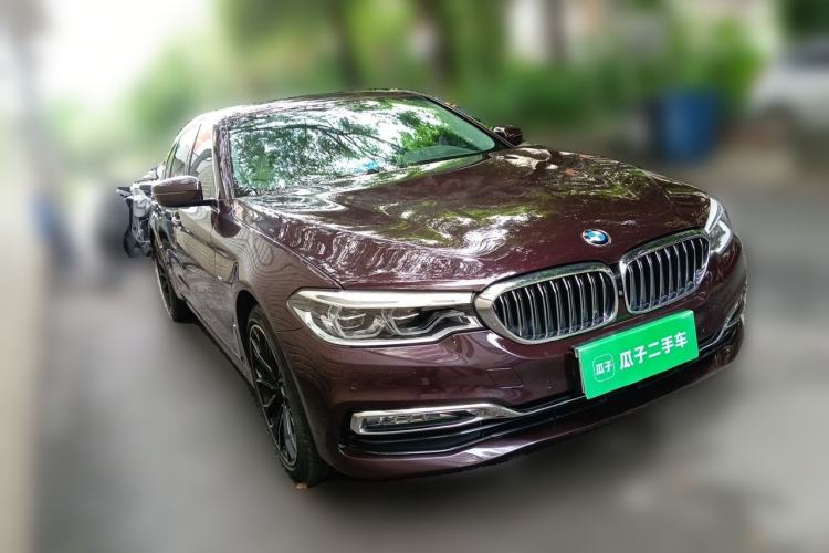 Used BMW 5 Series 2018 Facelifted 530Li xDrive Luxury Package Front Right 45 Deg