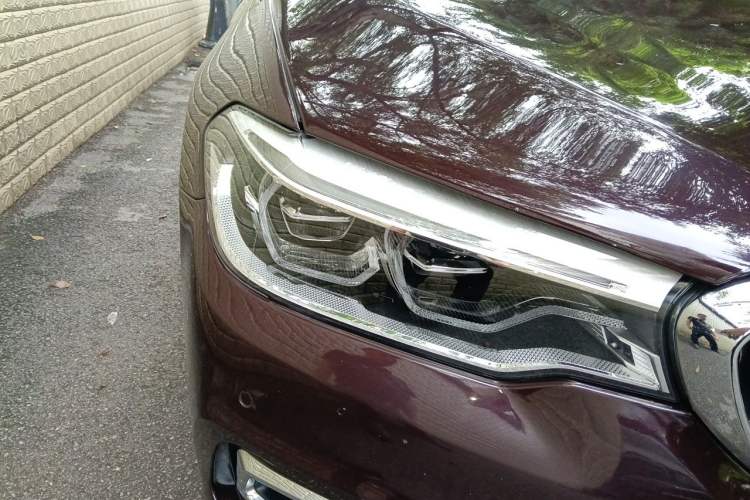 Used BMW 5 Series 2018 Facelifted 530Li xDrive Luxury Package Right Front Headlight