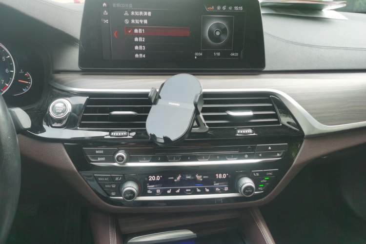 Used BMW 5 Series 2018 540Li Executive Edition Audio And AC Panel
