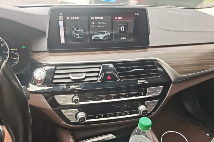 Used BMW 5 Series 2018 530Li Leading Edition Luxury Package Audio And AC Panel