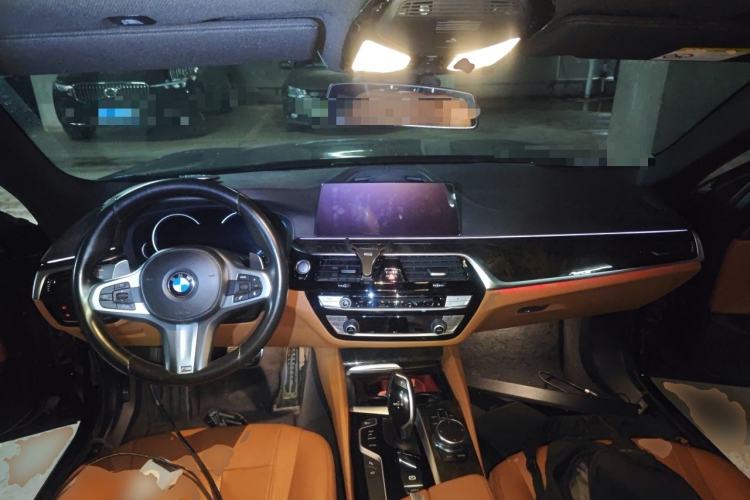 Used BMW 5 Series 2018 530Li Luxury Edition M Sport Package Center Console