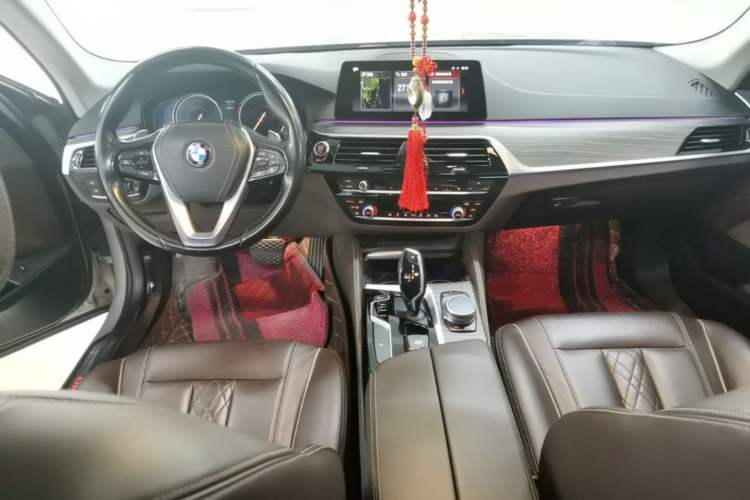 Used BMW 5 Series 2018 530Li Leading Edition Luxury Package Center Console