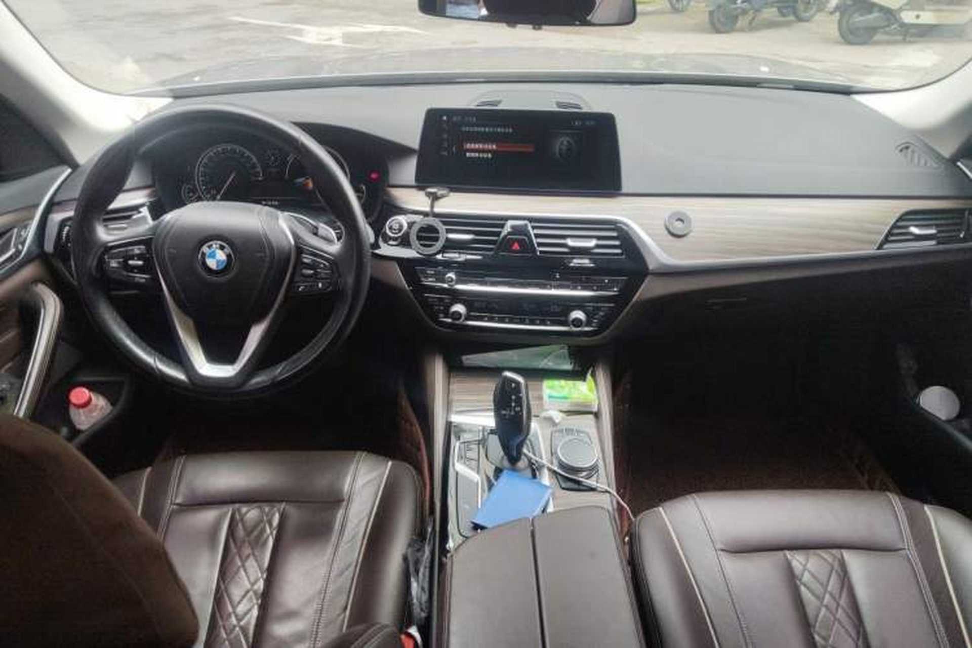 Used BMW 5 Series 2018 Revised Version 530Li Leading Edition Luxury Package Center Console
