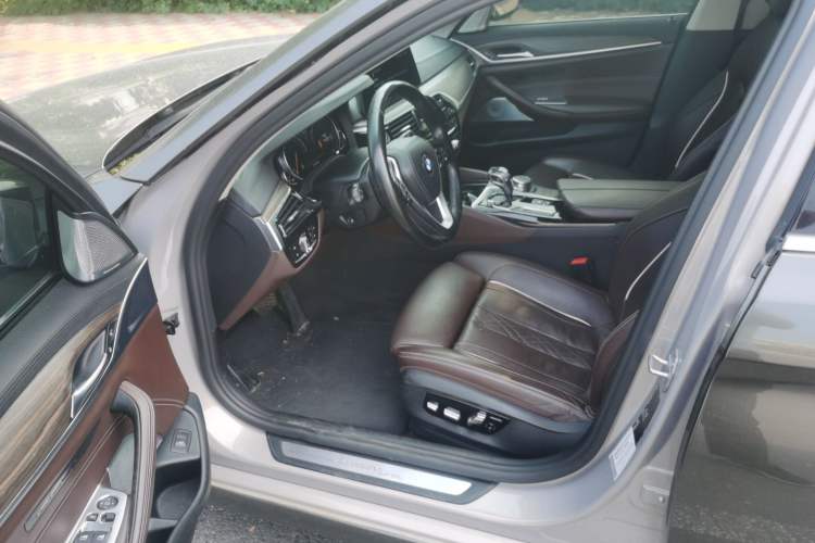 Used BMW 5 Series 2018 540Li Executive Edition Driver Seat