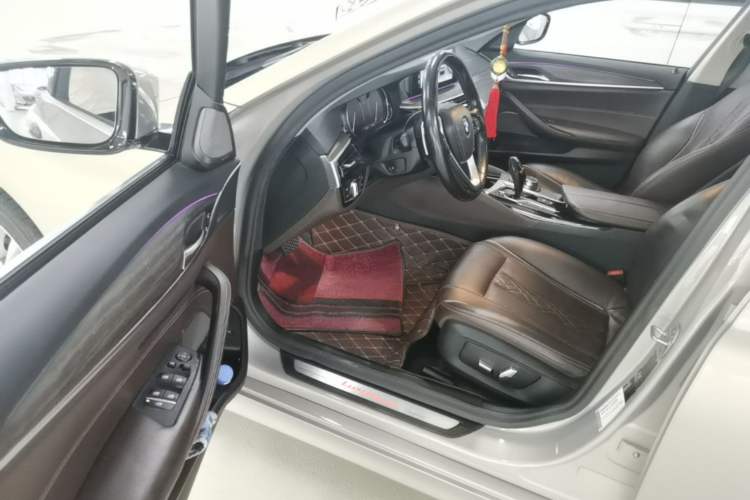 Used BMW 5 Series 2018 530Li Leading Edition Luxury Package Driver Seat