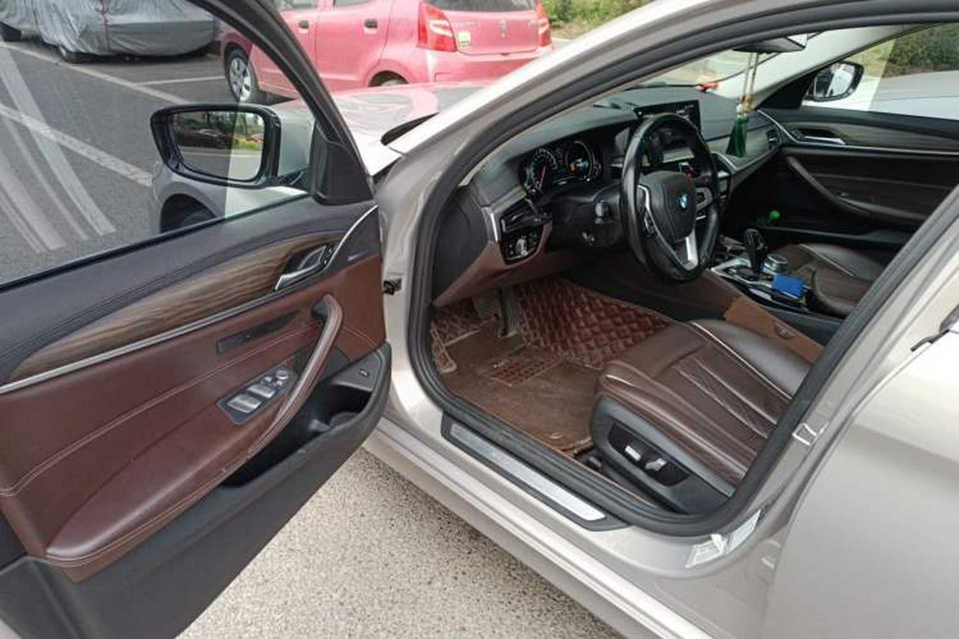 Used BMW 5 Series 2018 Facelifted 530Li xDrive Luxury Package Driver Seat