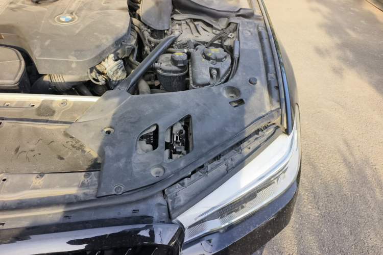 Used BMW 5 Series 2018 530Li Luxury Edition Premium Package Engine Bay Left