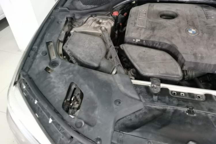 Used BMW 5 Series 2018 528Li Launch Special Edition Engine Bay Right