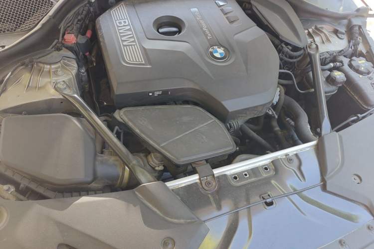 Used BMW 5 Series 2018 528Li Launch Special Edition Engine Bay Right