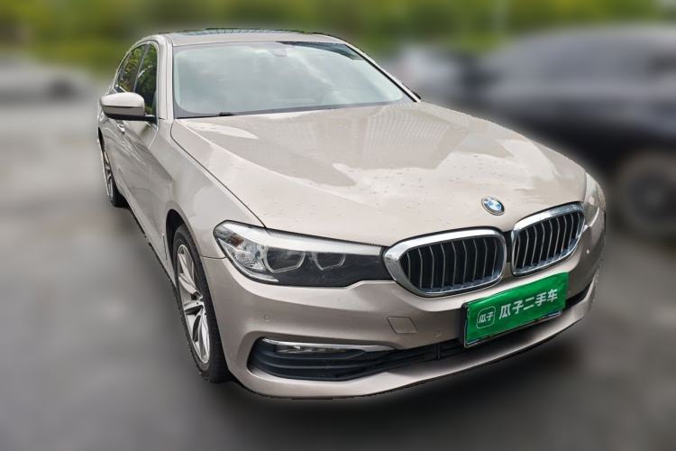 Used BMW 5 Series 2018 528Li Launch Special Edition Front Right 45 Deg