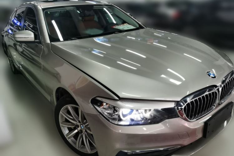 Used BMW 5 Series 2018 528Li Launch Special Edition Front Right 45 Deg