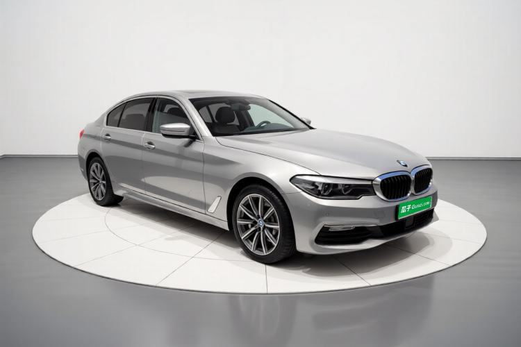 Used BMW 5 Series 2018 528Li Launch Special Edition Front Right 45 Deg