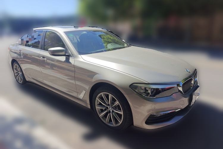 Used BMW 5 Series 2018 528Li Launch Special Edition Front Right 45 Deg