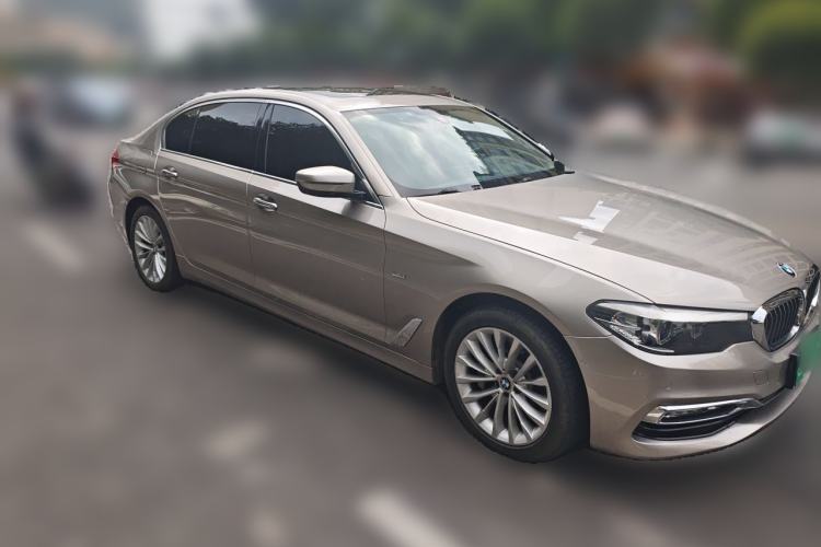 Used BMW 5 Series 2018 530Li Leading Edition Luxury Package Front Right 45 Deg