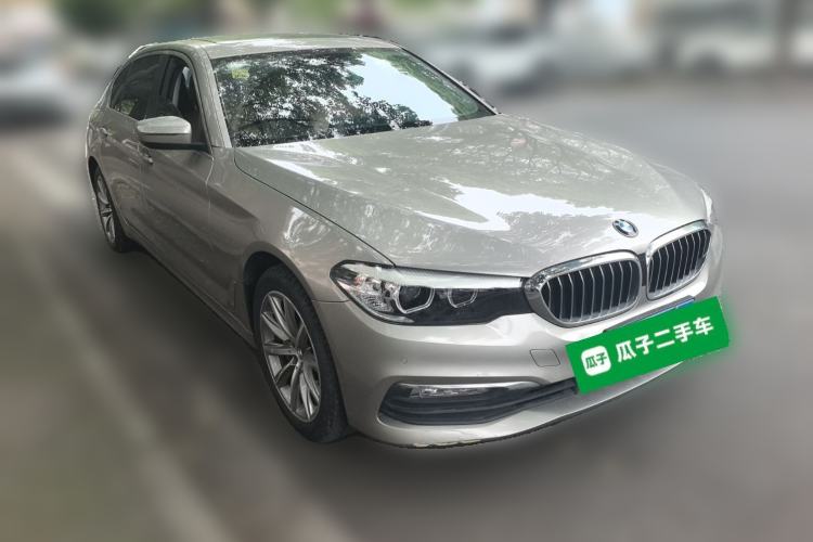 Used BMW 5 Series 2018 528Li Launch Special Edition Front Right 45 Deg
