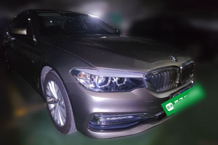 Used BMW 5 Series 2018 530Li Leading Edition Luxury Package Front Right 45 Deg