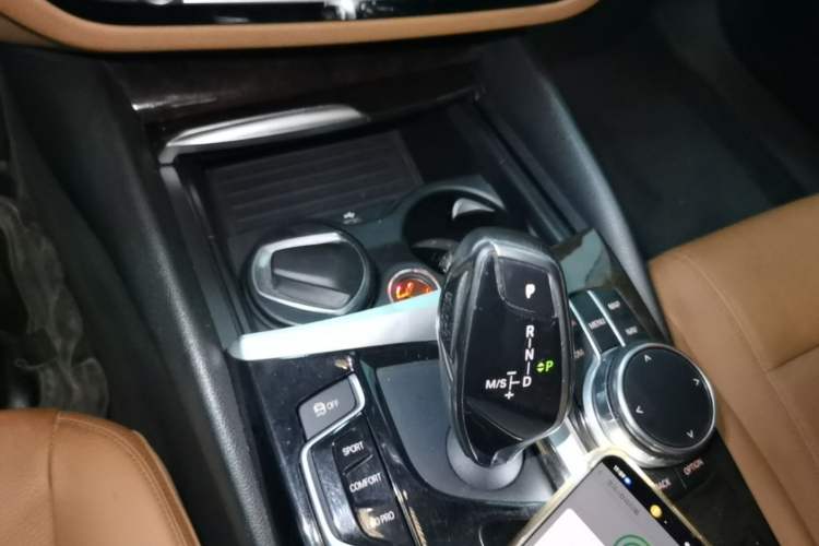 Used BMW 5 Series 2018 528Li Launch Special Edition Gear Lever