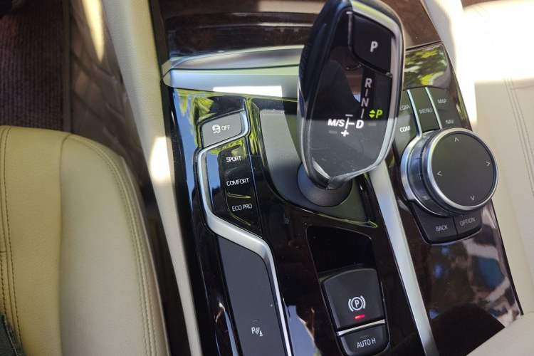 Used BMW 5 Series 2018 528Li Launch Special Edition Gear Lever