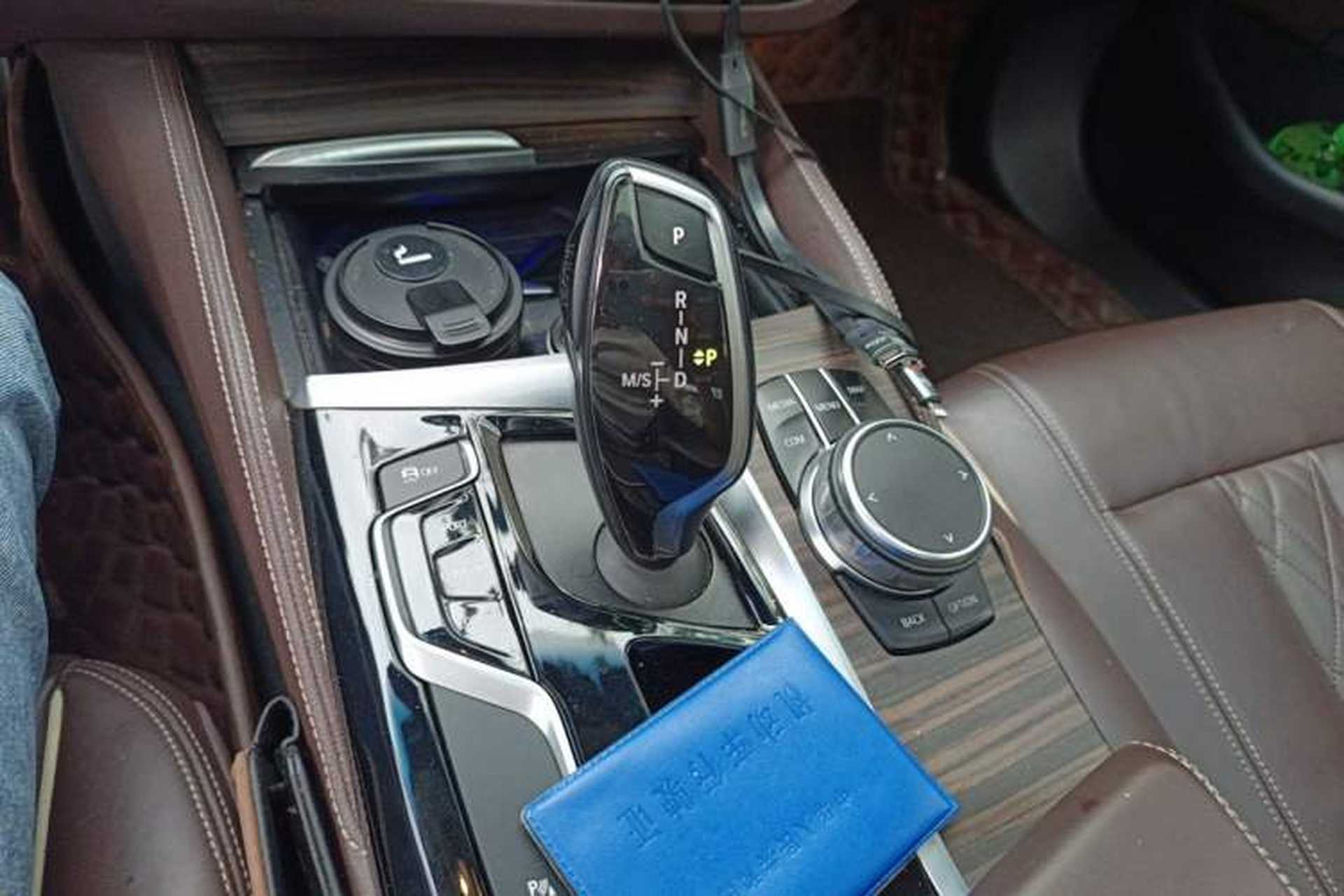Used BMW 5 Series 2018 Facelifted 530Li xDrive Luxury Package Gear Lever