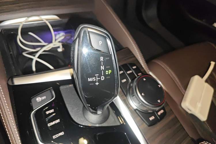 Used BMW 5 Series 2018 530Li Leading Edition Luxury Package Gear Lever