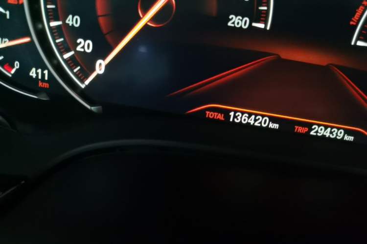 Used BMW 5 Series 2018 530Li Leading Edition Luxury Package Odometer Close Up