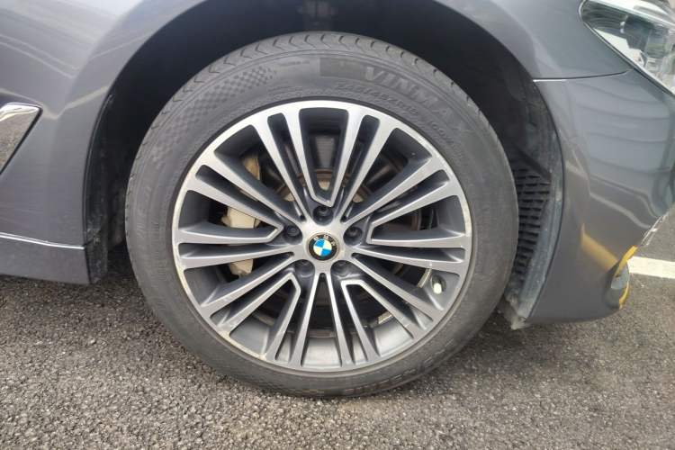 Used BMW 5 Series 2018 530Li Luxury Edition Premium Package Right Front Wheel Hub