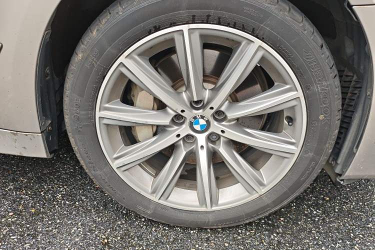 Used BMW 5 Series 2018 528Li Launch Special Edition Right Front Wheel Hub