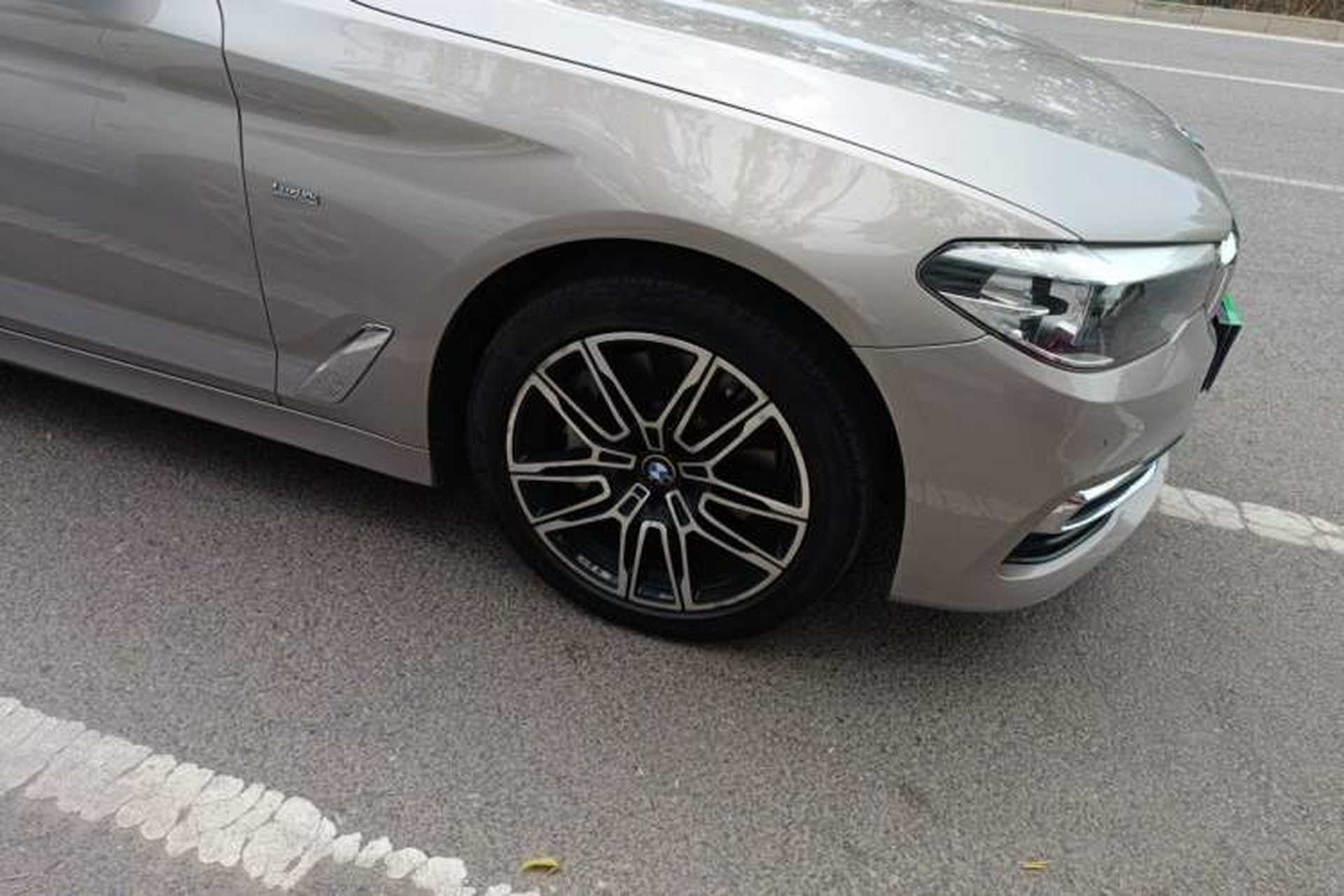Used BMW 5 Series 2018 Facelifted 530Li xDrive Luxury Package Right Front Wheel Hub
