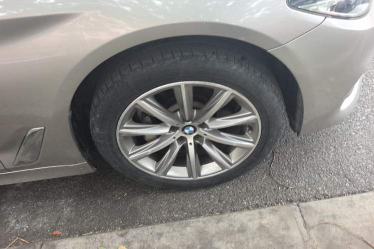 Used BMW 5 Series 2018 528Li Launch Special Edition Right Front Wheel Hub