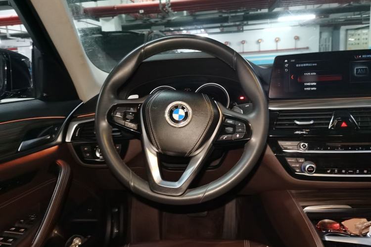 Used BMW 5 Series 2018 530Li xDrive Luxury Package Steering Wheel