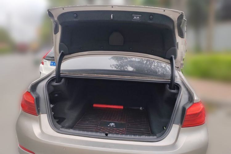Used BMW 5 Series 2018 530Li Luxury Edition Premium Package Trunk