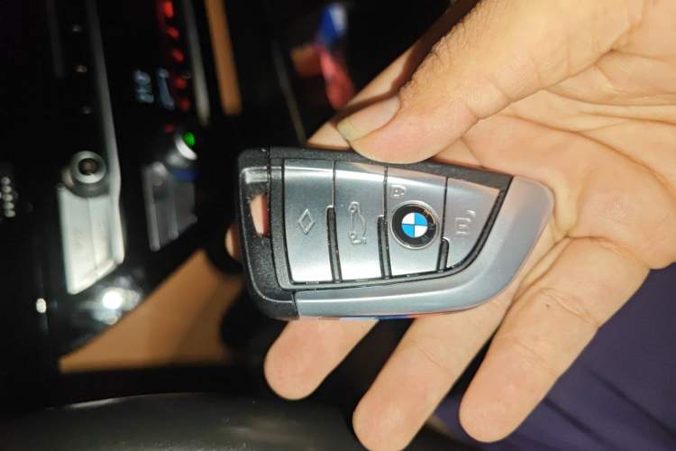 Used BMW 5 Series 2018 530Li Luxury Edition M Sport Package Vehicle Key