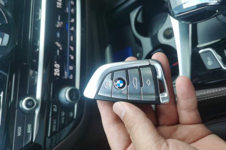 Used BMW 5 Series 2018 540Li Executive Edition Vehicle Key