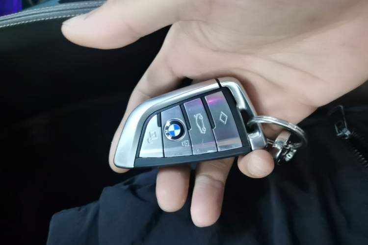 Used BMW 5 Series 2018 530Li Leading Edition Luxury Package Vehicle Key
