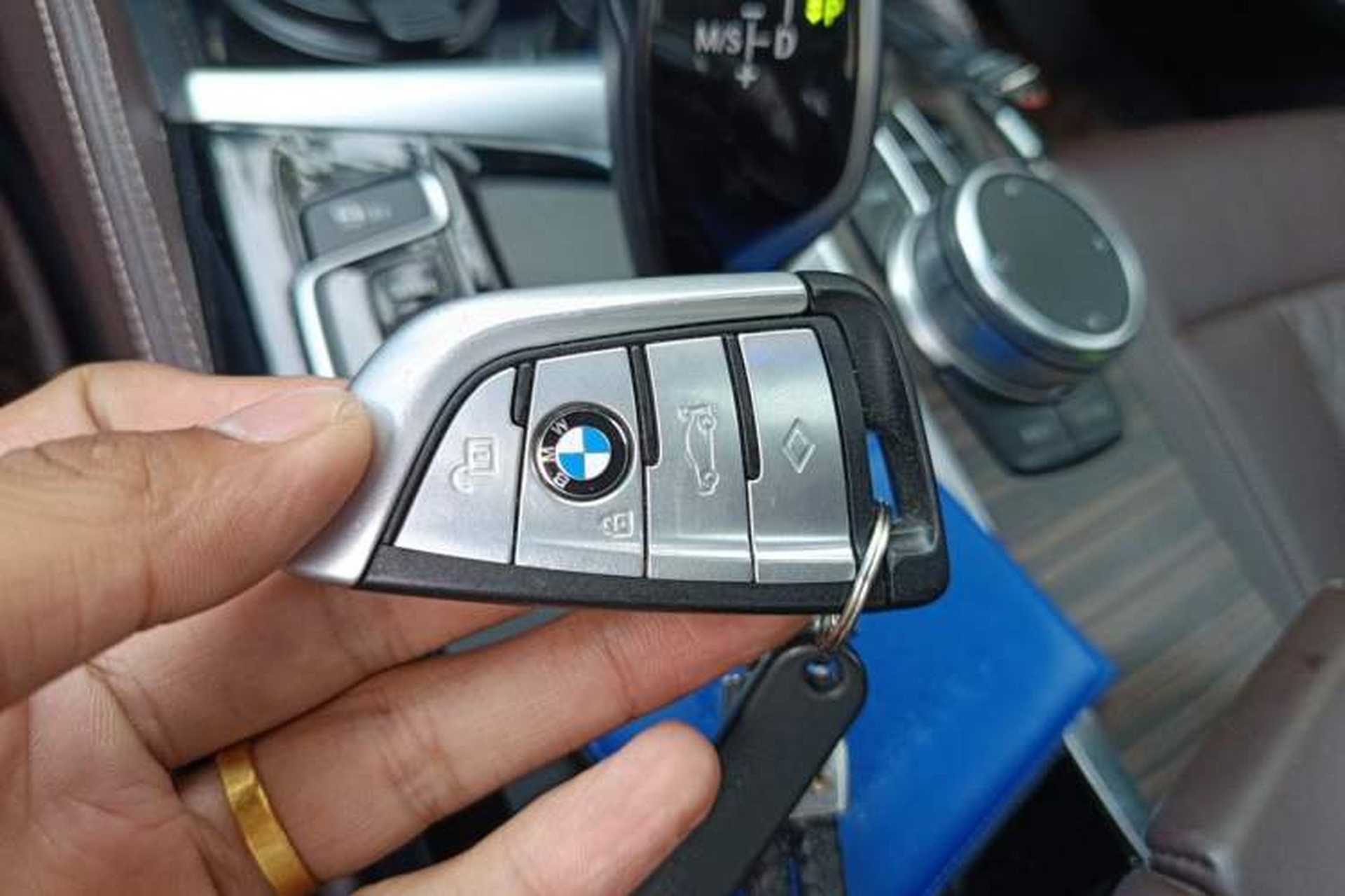 Used BMW 5 Series 2018 Facelifted 530Li xDrive Luxury Package Vehicle Key