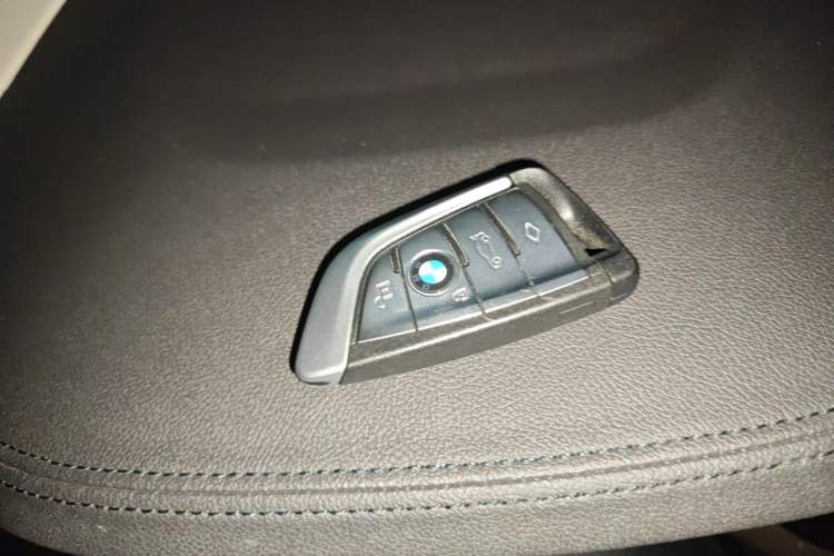 Used BMW 5 Series 2018 530Li Leading Edition Luxury Package Vehicle Key