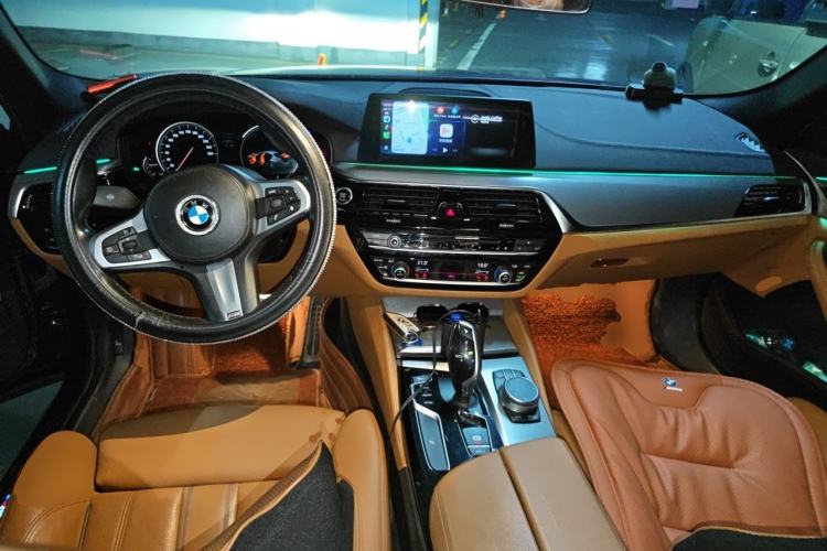 Used BMW 5 Series 2018 525i M Sport Package Center Console