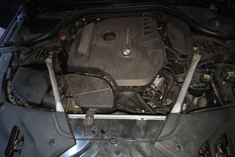 Used BMW 5 Series 2018 525i M Sport Package Engine Bay