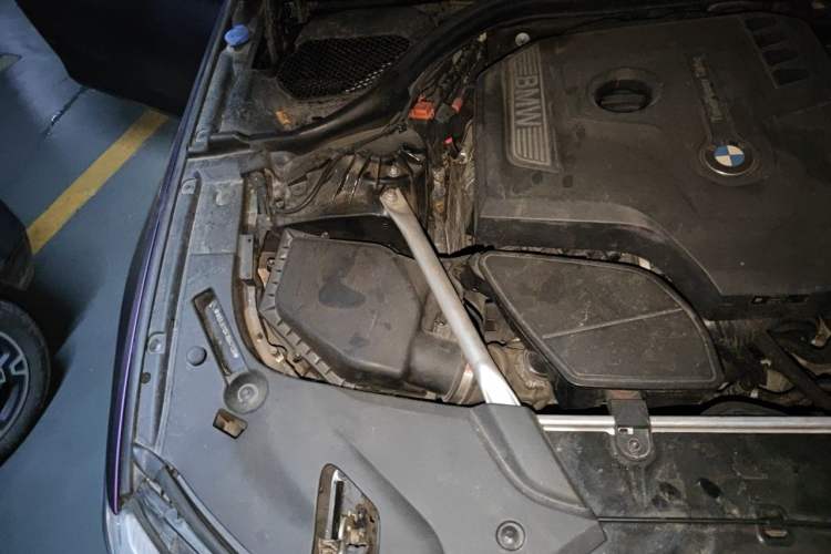 Used BMW 5 Series 2018 525i M Sport Package Engine Bay Right