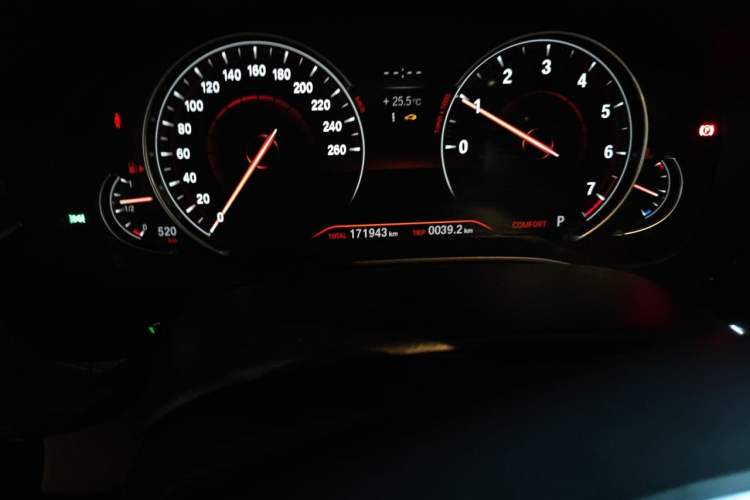 Used BMW 5 Series 2018 525i M Sport Package Odometer Close Up