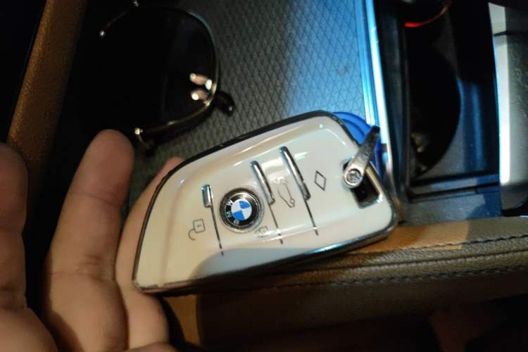 Used BMW 5 Series 2018 525i M Sport Package Vehicle Key