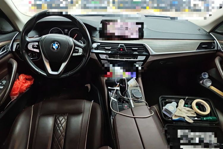 Used BMW 5 Series 2018 Facelifted 530Li Luxury Edition Premium Package Center Console